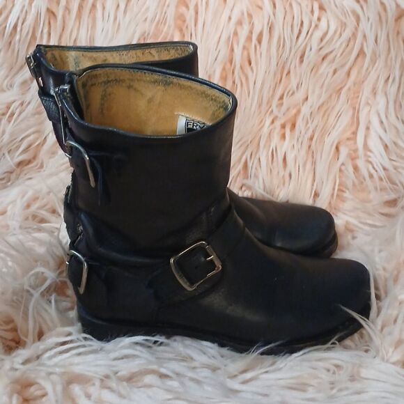 FRYE BLACK LEATHER BUCKLE ZIP UP ANKLE BOOTS 17932 SIZE 38